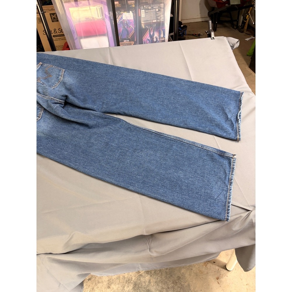 Levis Superlow Bootcut Jeans Womens 30x32 Medium Wash Blue Denim A7498-0008 - Picture 3 of 15
